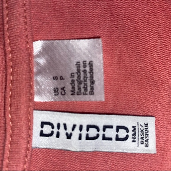 H&M tee - Picture 2 of 2